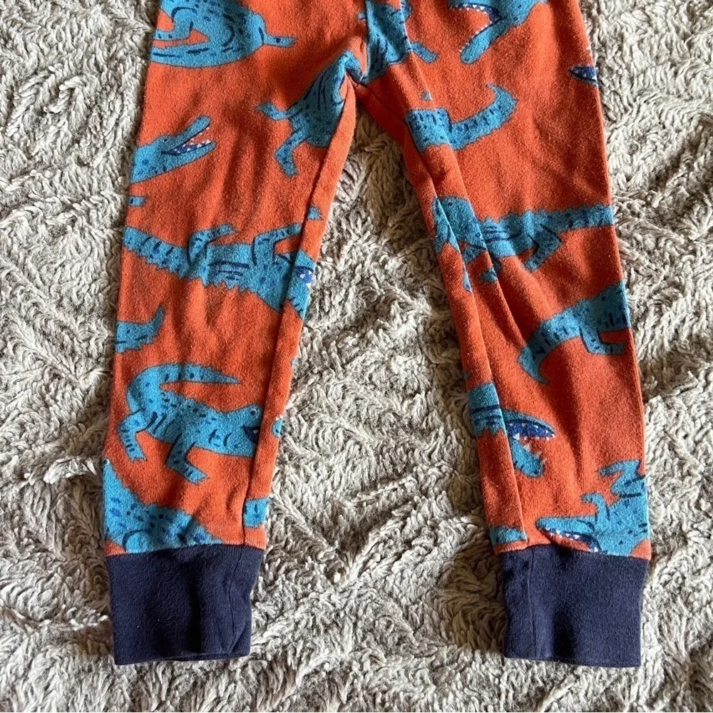 4 for 16$ Carter's Orange Set with Blue Dinosaur 2T